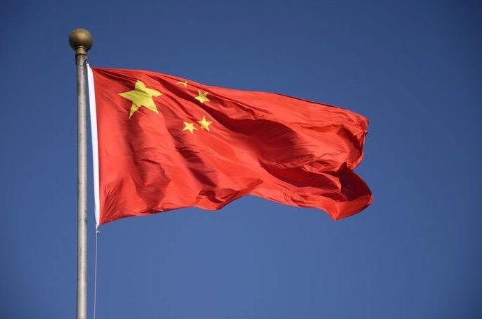 桂阳：寒冷冬日萌娃街头走失，执勤交警暖心护送回家